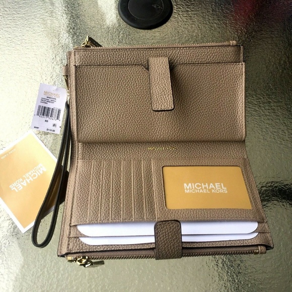 Michael Kors beige leather double zipper wristlet - Picture 5 of 7